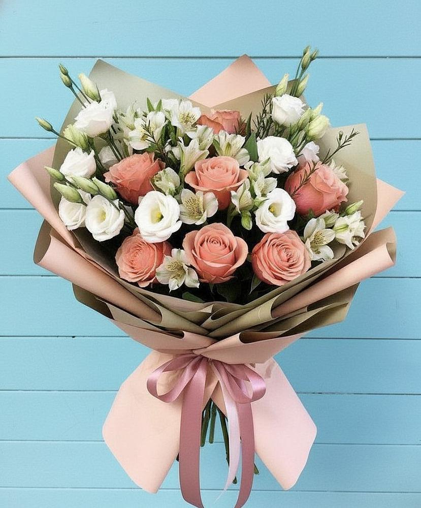 Букет цветов из: Розы, Альстромерии и Лизиантусы в Тавде