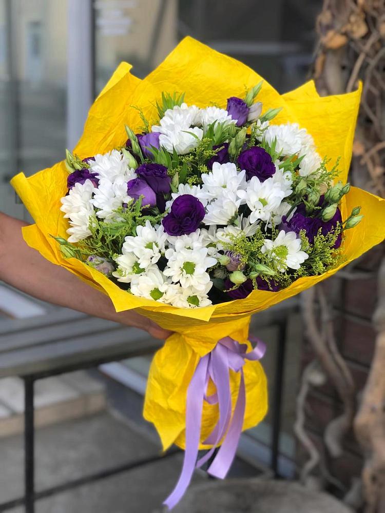 Букет цветов из: Ирисы, Хризантемы и Ромашки в Тавде