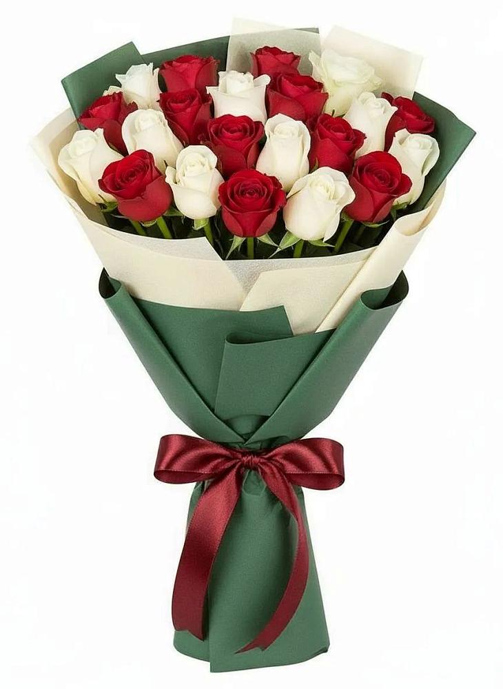 Букет Микс из красных и белых роз в Тавде