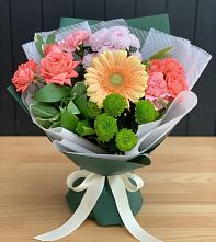 Букет цветов из:  Гвоздики, Розы, Герберы и Хризантемы #REPLACE_PRED# Тавде