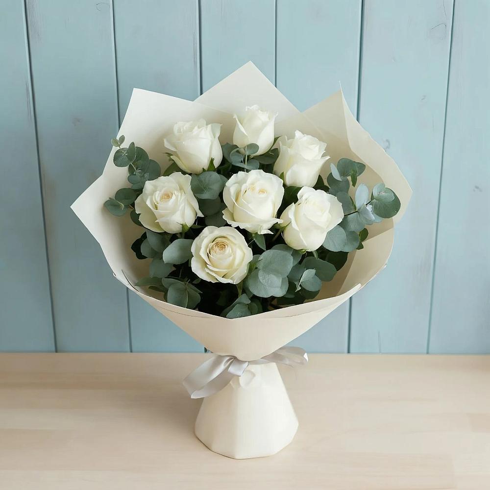 Букет Белые розы в Эвкалипте в Тавде