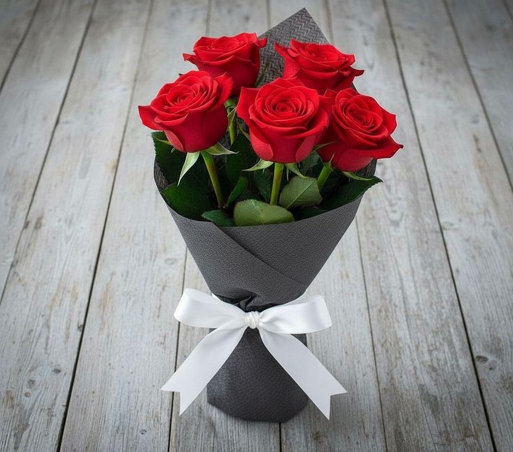 Букет 5 Красных роз Эдлесс Лав в Тавде