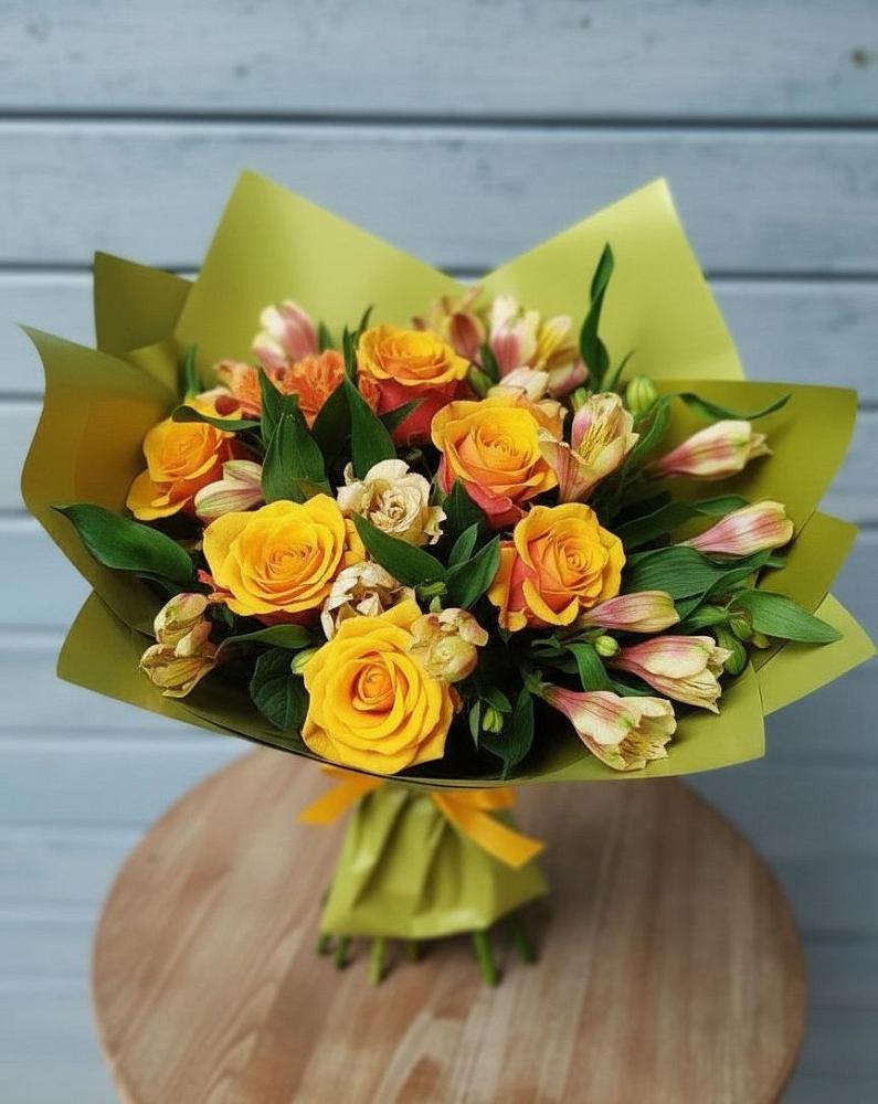 Букет цветов из: Альстромерии и Розы в Тавде