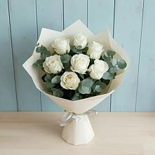 Букет Белые розы в Эвкалипте в Тавде