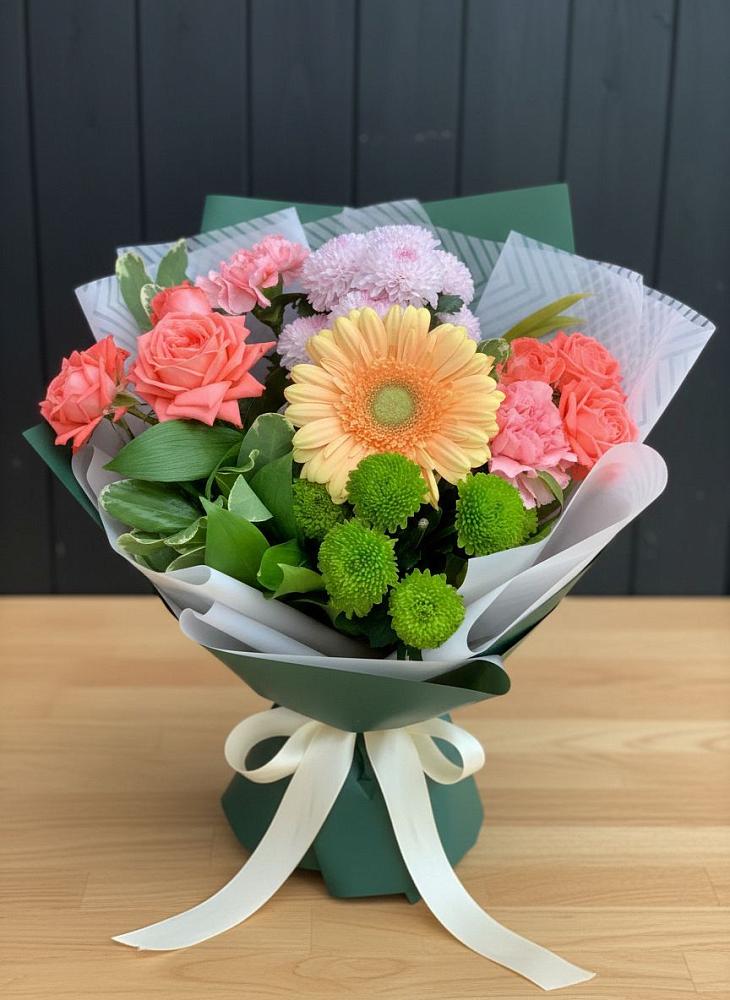 Букет цветов из: Гвоздики, Розы, Герберы и Хризантемы в Тавде