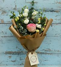 Букет цветов из:  Розы и Лизиантусы в Тавде