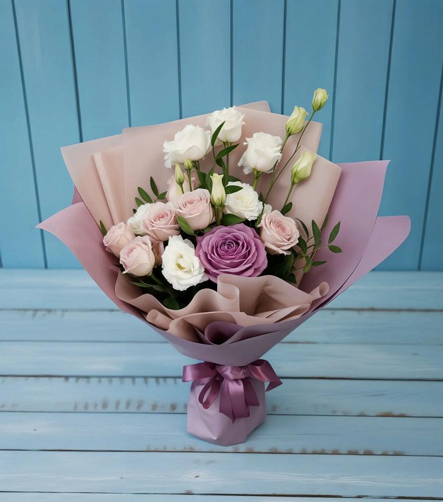 Букет цветов из: Розы и Лизиантусы в Тавде